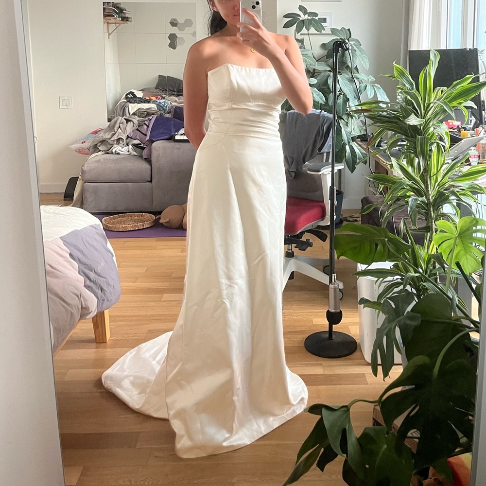 Amy Kuschel 100% Silk Wedding Dress Strapless